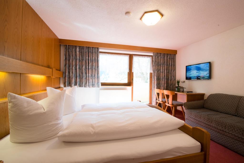Hotel Garni Mathonerhof à Ischgl Chambre photo