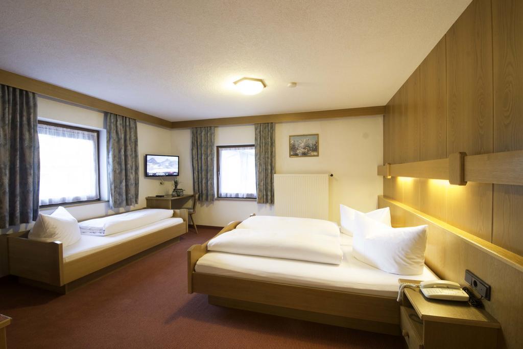 Hotel Garni Mathonerhof à Ischgl Chambre photo